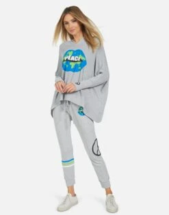 Kizzy World Peace Lips -Lauren Moshi Shop 4056 HAC 34024 HEG 02