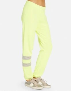 Henrietta Mels Drive-In 7 Henrietta Mels Drive-In -Lauren Moshi Shop 4138 FTL NCTSHG 02