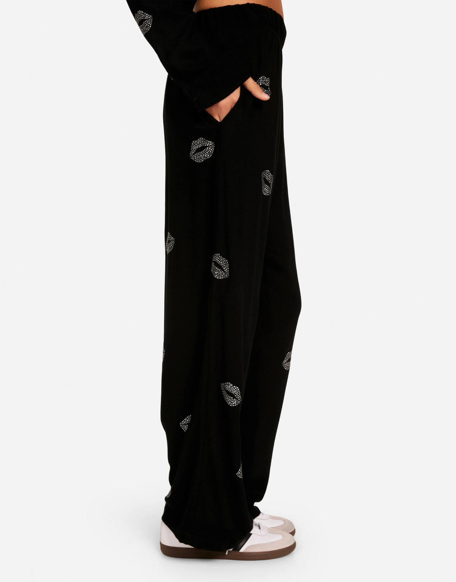 Juvia Stud Kisses 7 Juvia Stud Kisses - Image 5